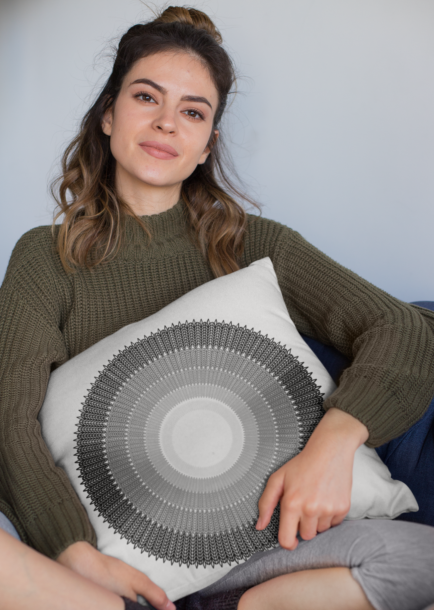 Pillow - Grey to Black Circles Design