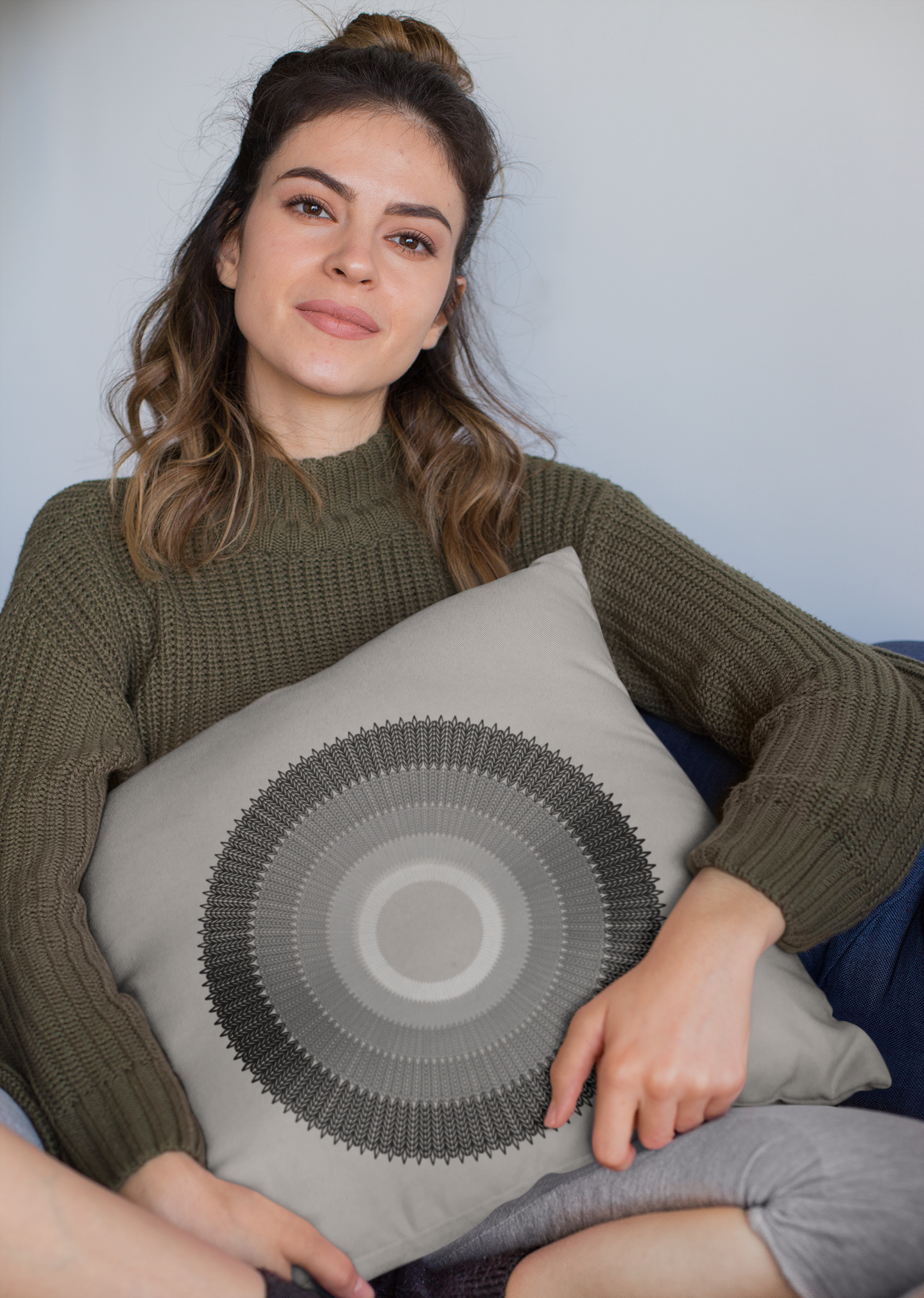 Pillow - Grey to Black Circles Design